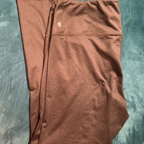 Two pair of black leggings - Picture 5 of 8